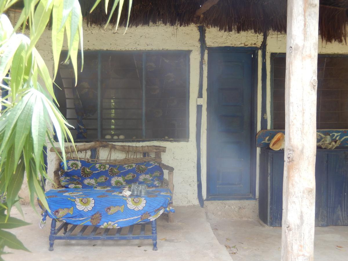 Blue Monkey Beach Cottages Shimoni Eksteriør billede