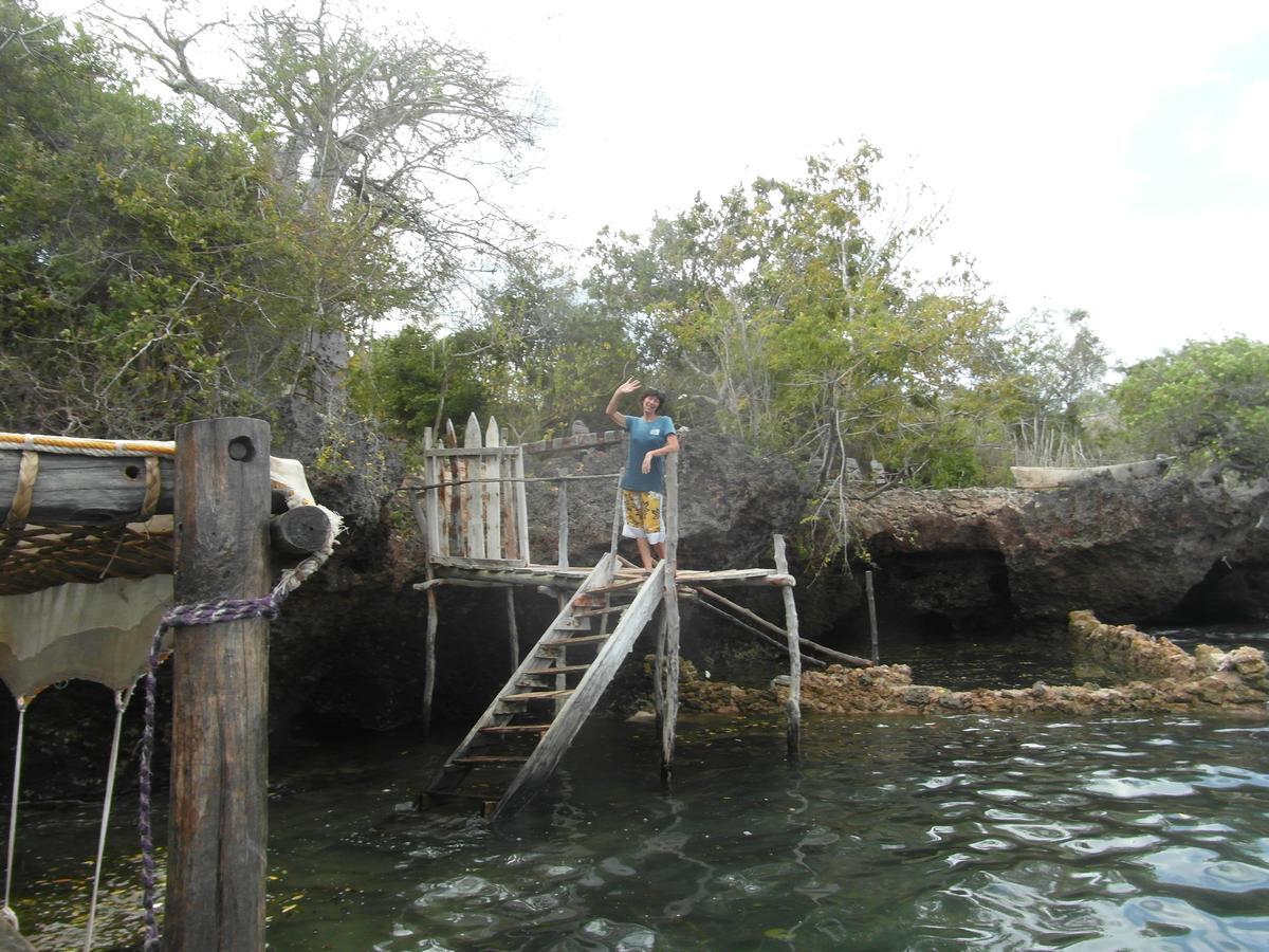 Blue Monkey Beach Cottages Shimoni Eksteriør billede